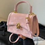 petit sac à main rose en velours