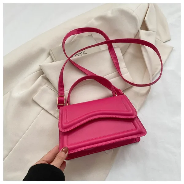 sac en similicuir rose fuchsia