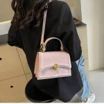 sac à main rose pratique et élégant