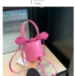 sac vernis rouge lumineux