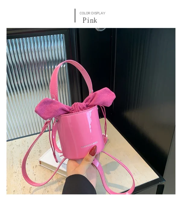 sac vernis rouge lumineux