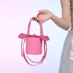 sac seau rouge pour look tendance