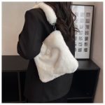 sac doux et moelleux fausse fourrure rouge