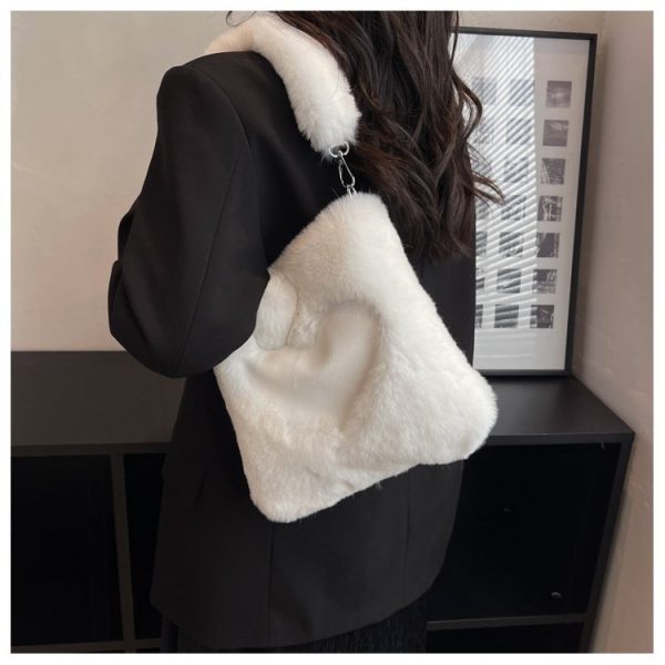 sac doux et moelleux fausse fourrure rouge