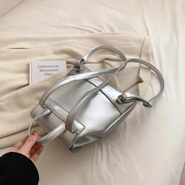 sac à dos doublé argenté élégant