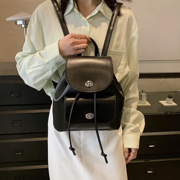 accessoire mode sac à dos argenté