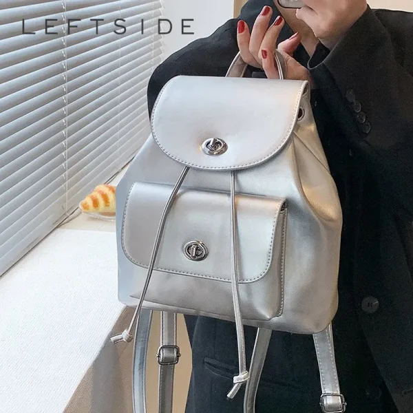 sac à dos argenté de mode