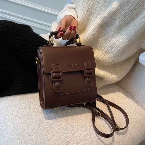 sac à dos en cuir pour femme élégance café