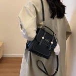 sac à dos en cuir noir moderne