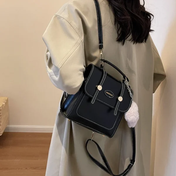 sac à dos en cuir noir moderne