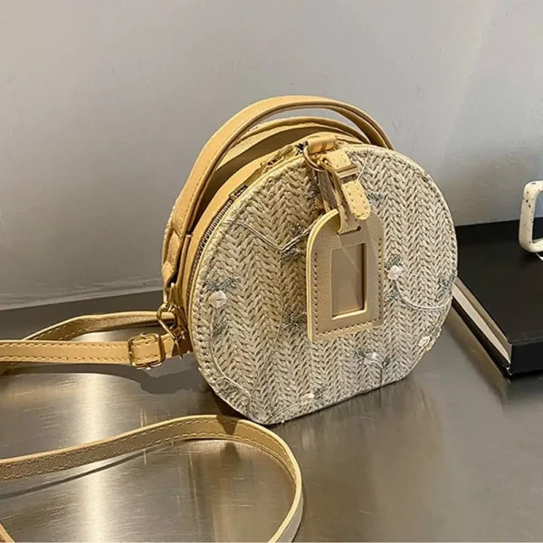 petit sac de soirée en paille