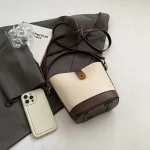 sac à main rétro élégant