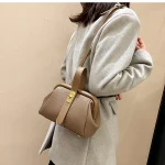 sac à main en cuir rétro chic