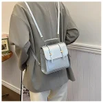 sac à dos aux lignes simples