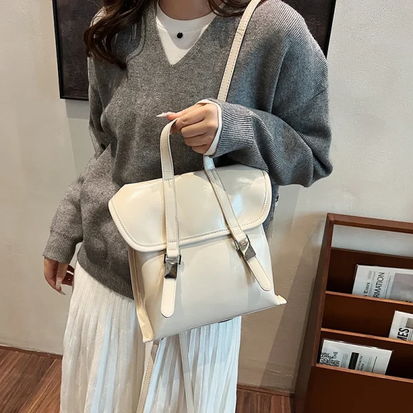 Sac à dos léger en similicuir