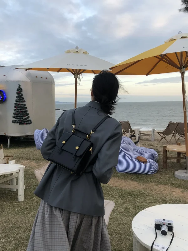 Sac à Dos Fonctionnel avec Design Élégant