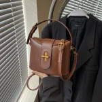 style urbain sac équestre en similicuir