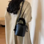 sac seau en similicuir élégant