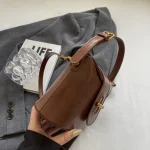 accessoire équestre en similicuir