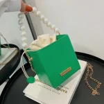 Sac luxueux en perles pour occasion spéciale