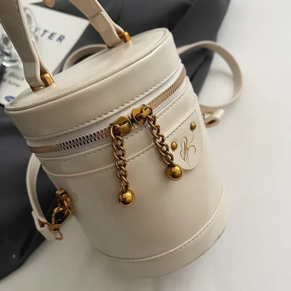 sac seau chic en similicuir