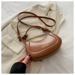 sac à main moderne en couleurs vives