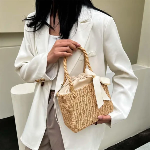 petit sac fourre-tout vintage en paille tissé