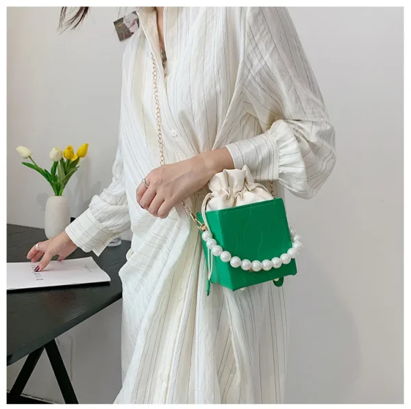 Petit sac de soirée élégant en perles de luxe