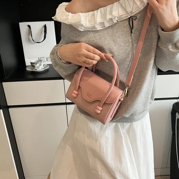 sac à main rose avec rabat