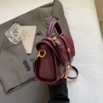 sac bandoulière avec fermeture éclair en cuir