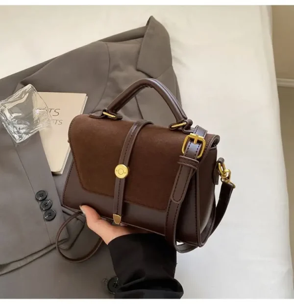 sac messager en cuir noir pratique