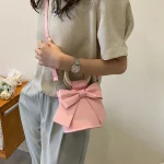 sac à main style femme nœud papillon
