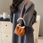 sac à main laine d'agneau couleur neutre