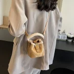 sac à main en laine d'agneau pour les sorties