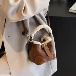 sac à main en laine d'agneau