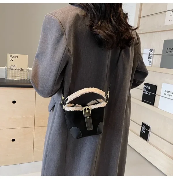 sac à main en laine d'agneau léger