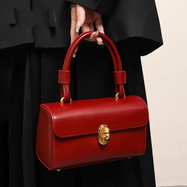 sac à main en cuir rouge