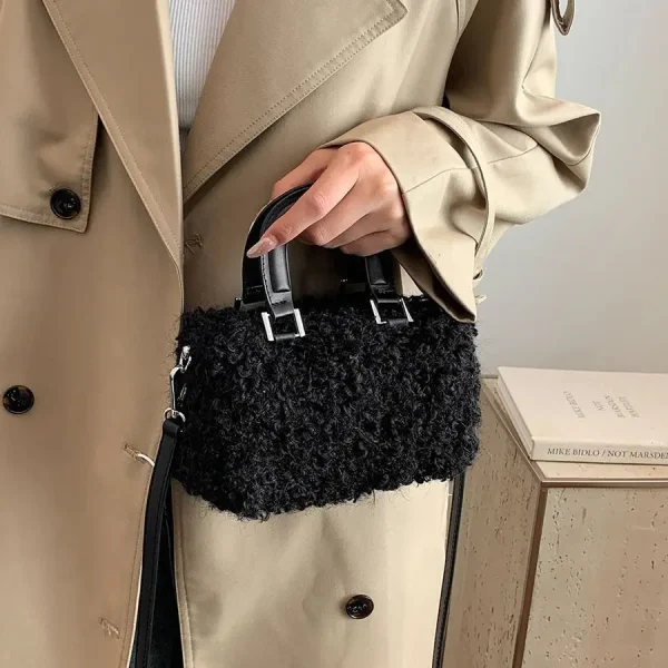 sac bandoulière en fourrure douce pour femme