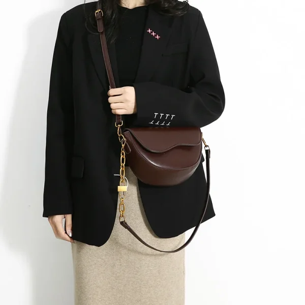 sac à main moderne avec détails vintage