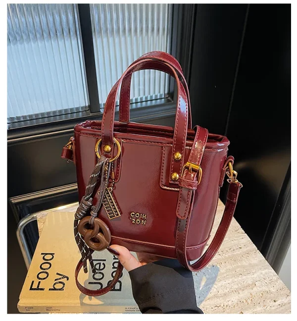 sac à main compact au design moderne