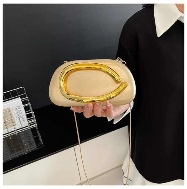 pochette de soirée en satin