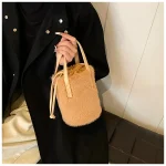 sac à main en peluche à porter tous les jours