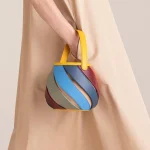 petit sac élégant pour femmes avec détails colorés