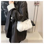 sac à main subtil avec brillant argenté