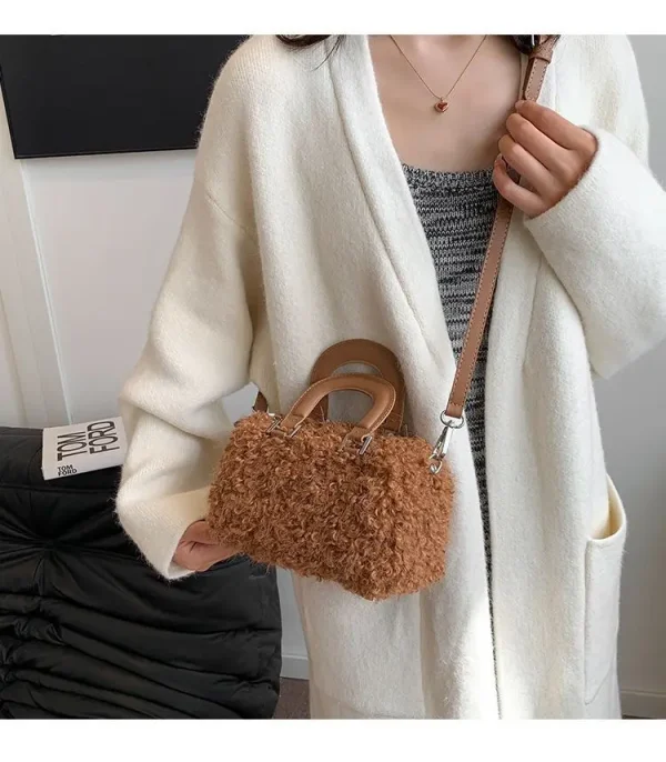 sac femme fourrure pour un look stylé