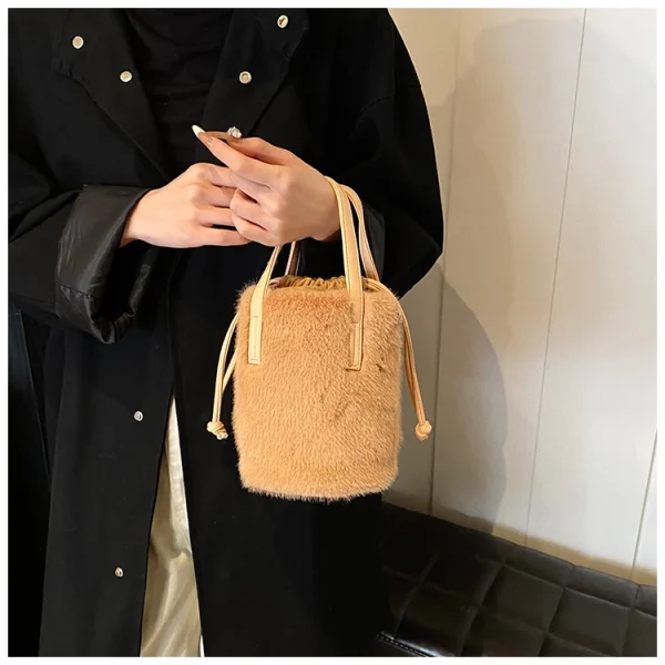 sac seau compact en peluche