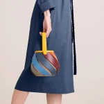 sac de mode féminin avec touches de couleur