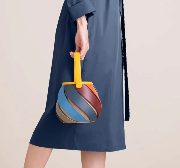 sac de mode féminin avec touches de couleur