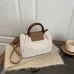 sac à main élégant avec finition Fluffy