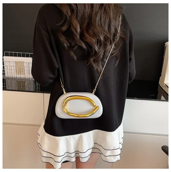 pochette à main élégante femme